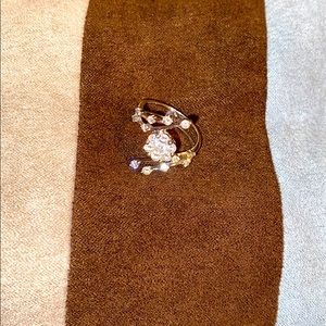 Diamond ring - wraparound diamond flowers